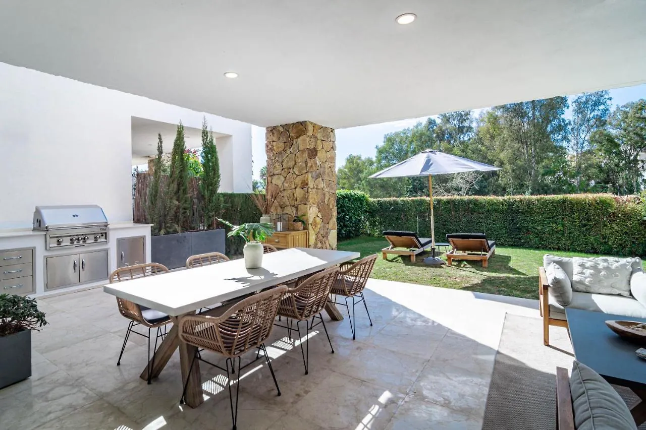 Luxury 3 Bedroom Townhouse On Marbellas Golden Mile With Walking Distance Puerto Banus 0*, マルベーリャ スペイン
