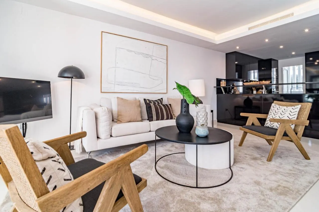 Luxury 3 Bedroom Townhouse On Marbellas Golden Mile With Walking Distance Puerto Banus Holiday home