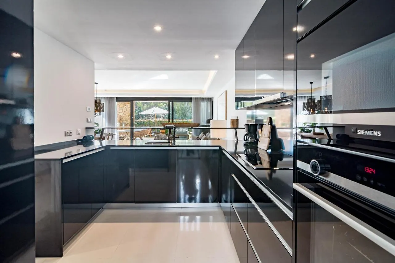 Luxury 3 Bedroom Townhouse On Marbellas Golden Mile With Walking Distance Puerto Banus 0*, Marbella Spain