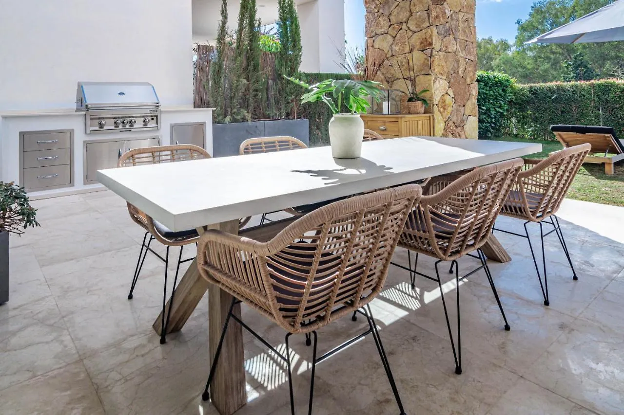Luxury 3 Bedroom Townhouse On Marbellas Golden Mile With Walking Distance Puerto Banus Holiday home Marbella