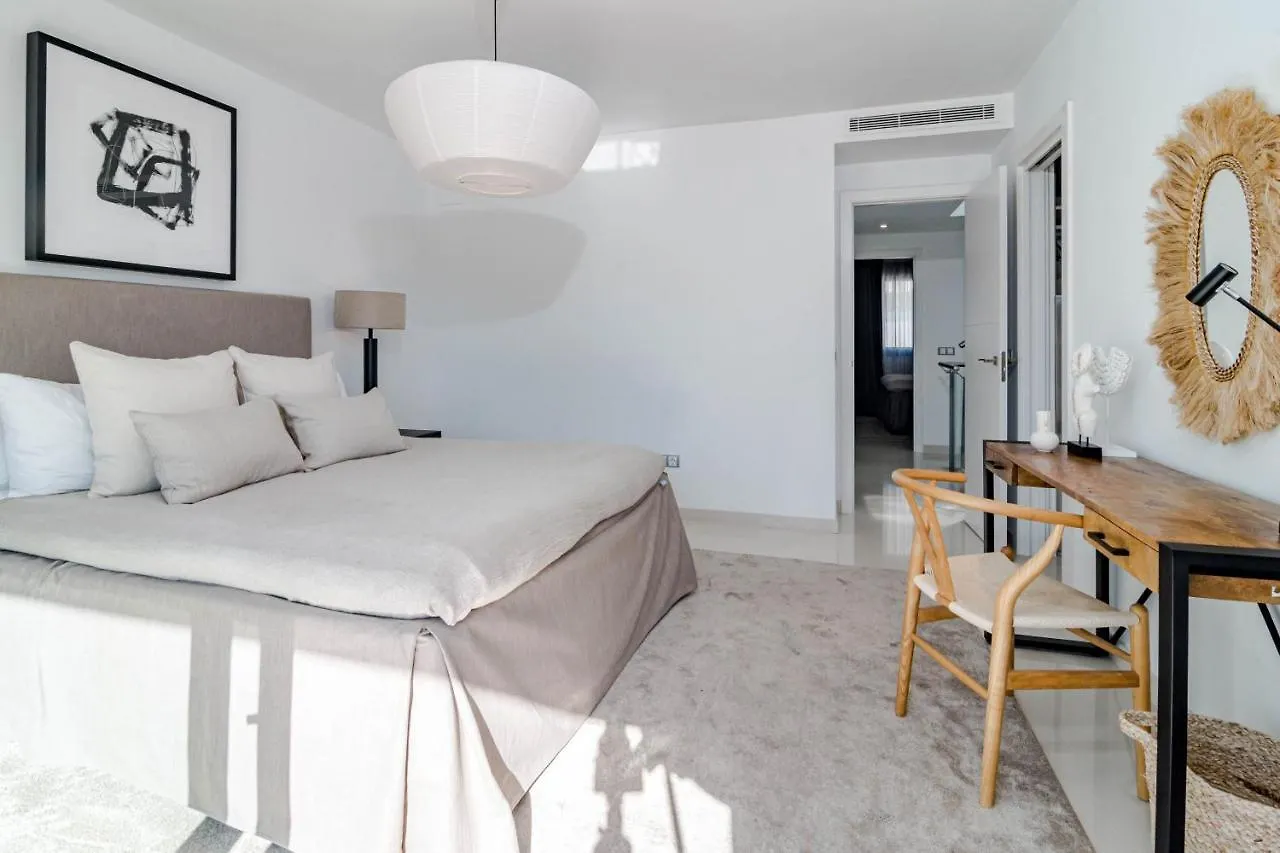Luxury 3 Bedroom Townhouse On Marbellas Golden Mile With Walking Distance Puerto Banus Holiday home