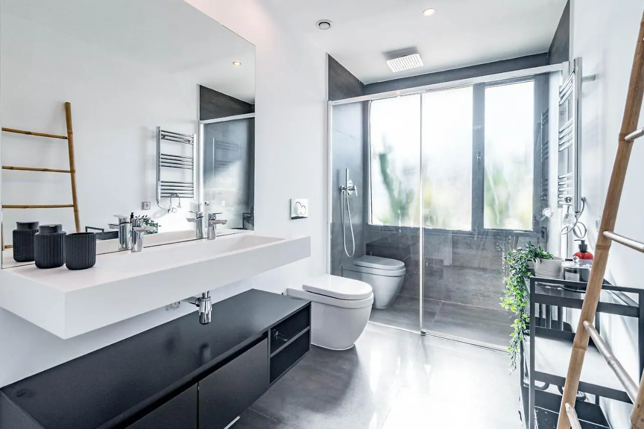 Luxury 3 Bedroom Townhouse On Marbellas Golden Mile With Walking Distance Puerto Banus