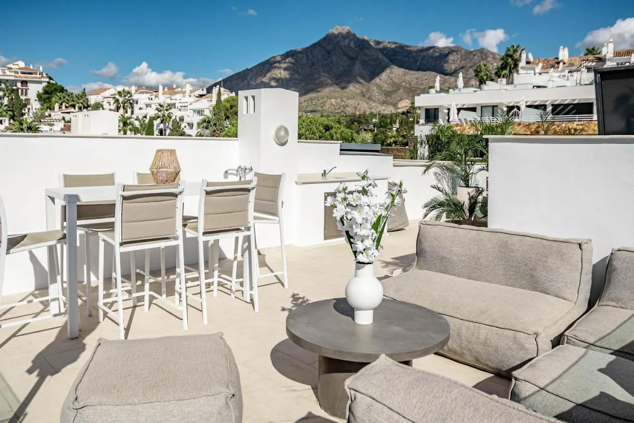 Luxury 3 Bedroom Townhouse On Marbellas Golden Mile With Walking Distance Puerto Banus Holiday home