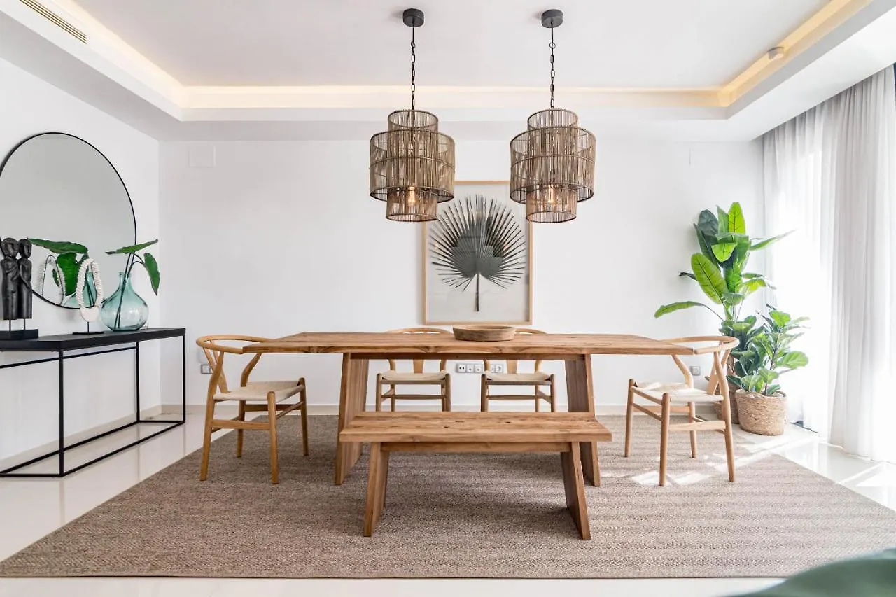 Prázdninový dům Luxury 3 Bedroom Townhouse On Marbellas Golden Mile With Walking Distance Puerto Banus