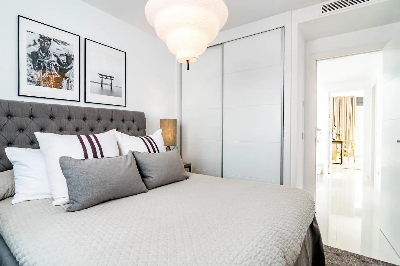 Prázdninový dům Luxury 3 Bedroom Townhouse On Marbellas Golden Mile With Walking Distance Puerto Banus